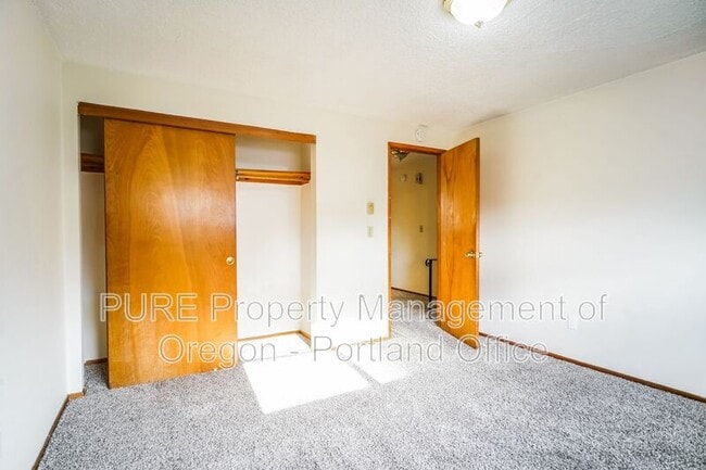 Building Photo - 3510 SE Sherry Ln