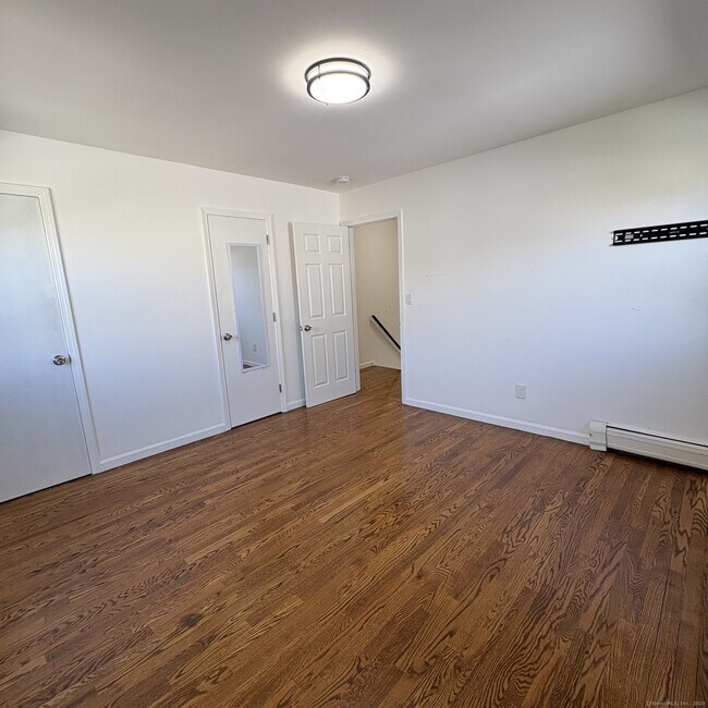 Building Photo - 45 Birdsey St