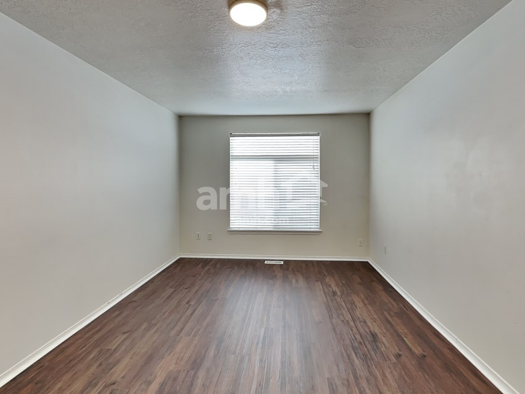 Building Photo - 13350 W Rochester St