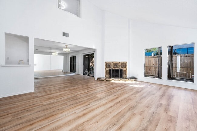 Building Photo - 4507 Medinah Pl