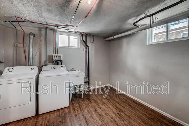 Building Photo - 4745 W 13th Ave