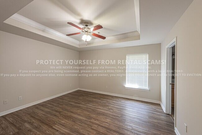 Building Photo - 1674 N Hazeltine Dr