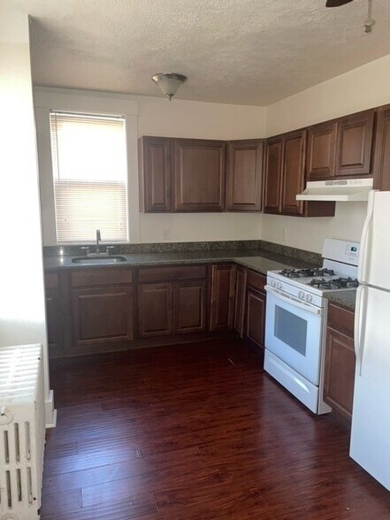 Kitchen - 2916 Mattern Ave