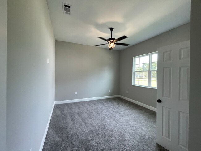 Building Photo - Modern 3BR + Office in Northwoods | Built 2022