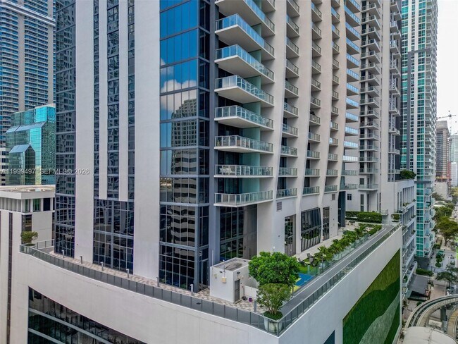 Building Photo - 1010 Brickell Ave