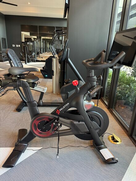 Building Photo - 1655 NW 124th St