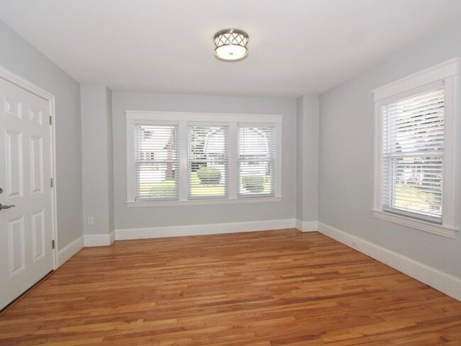 Building Photo - 124 Heywood St