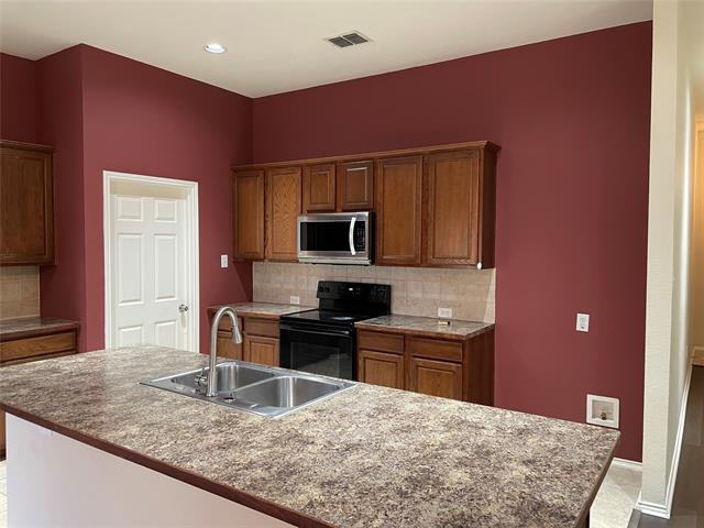 Building Photo - 400 Angler Dr