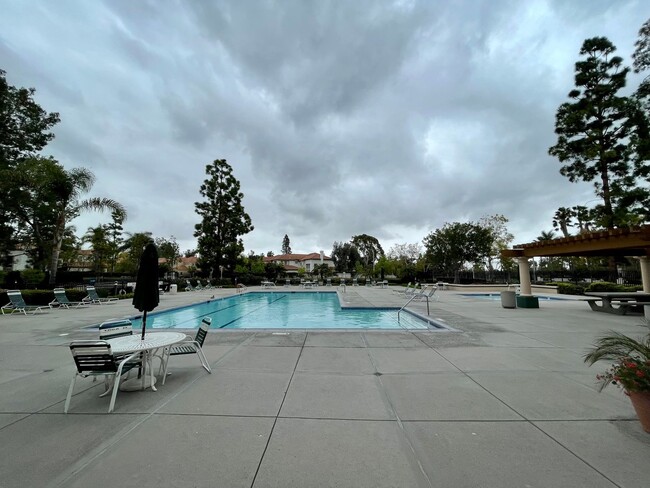 Building Photo - Gorgeous Condo for rent in Tustin Ranch