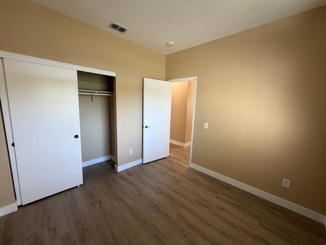 Building Photo - Lovely Three Bedroom Home