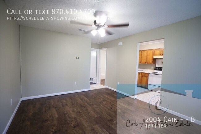 Building Photo - Recently renovated 1 bed, 1 bath apt - was...