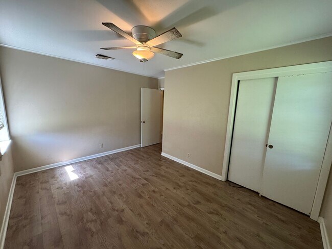 Building Photo - Gorgeous 3 Bedroom in Anderson Island