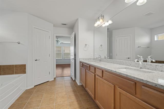 Building Photo - 10400 Nettie St