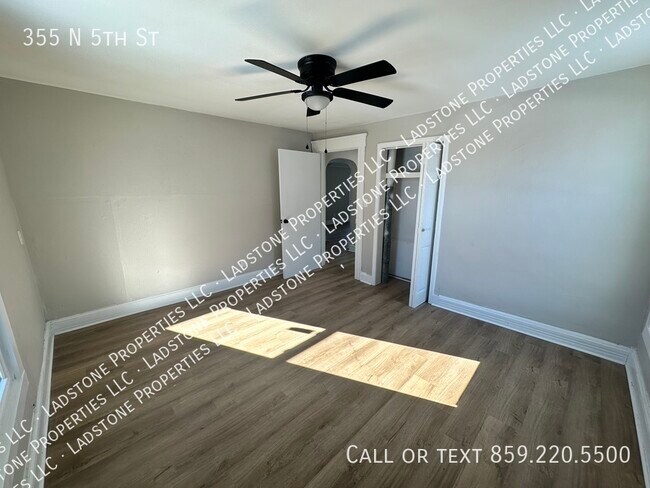 Building Photo - 355 N 5th St