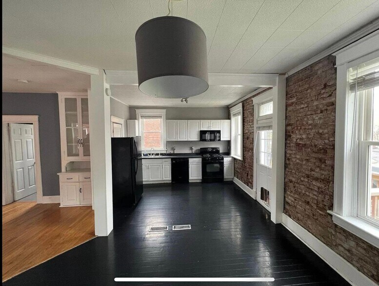 Building Photo - 4011 Hartford St