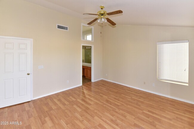 Building Photo - 1360 N Brentwood Pl