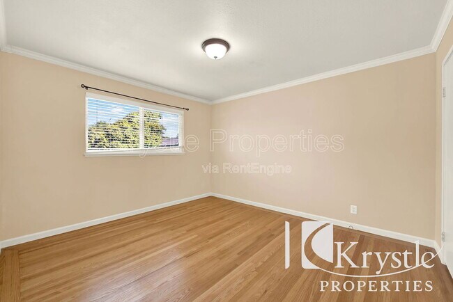 Building Photo - 342 Los Altos Pl