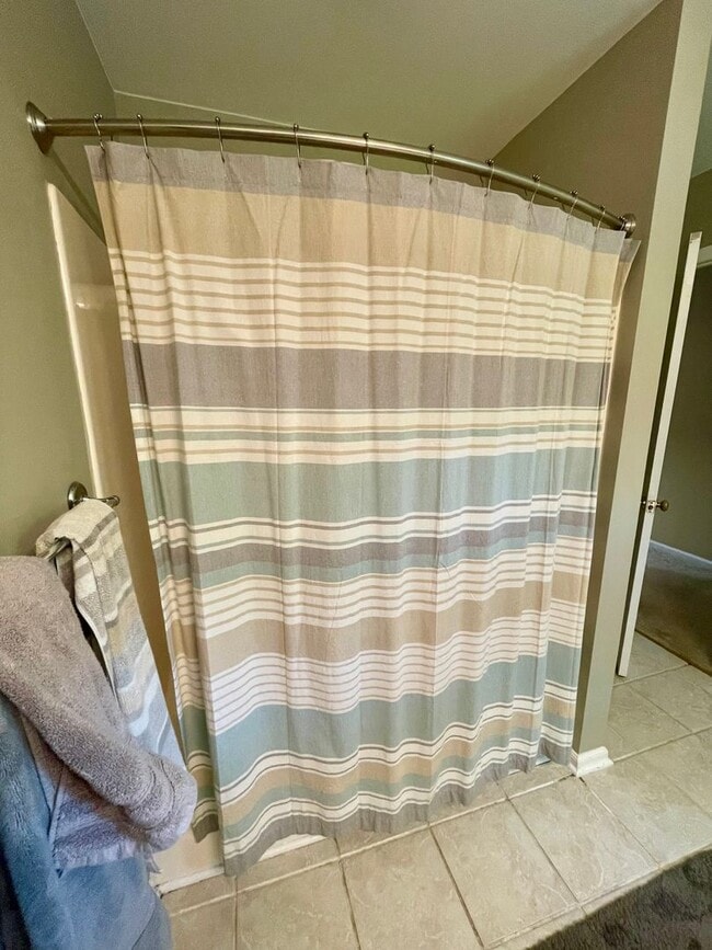 Building Photo - Adorable Home in Raeburn! 3Br/2BA