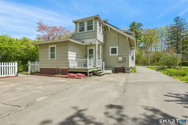Building Photo - 1572 Whitney Ave