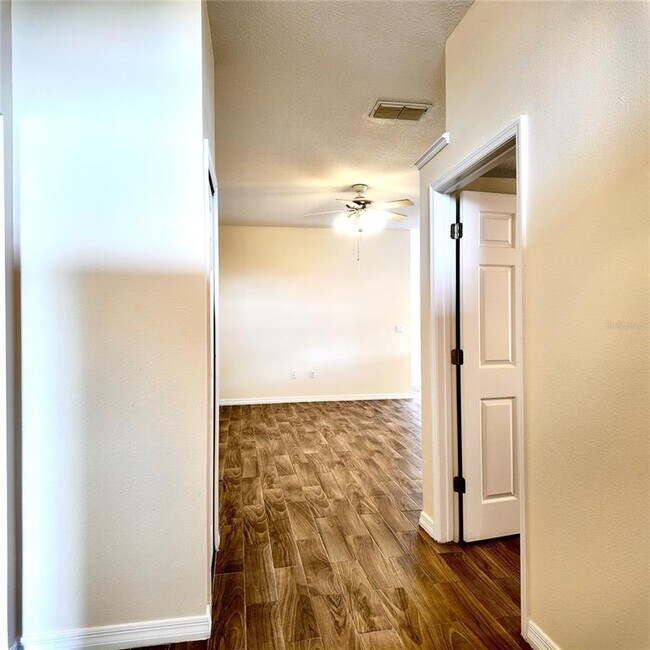 Building Photo - 946 Berwick Dr