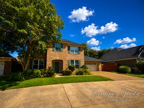 Building Photo - 139 Hallette Dr