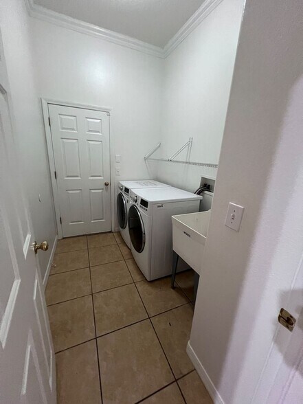 Building Photo - 1349 Gallberry Ct