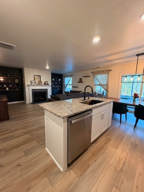 Building Photo - 532 Cricket Chirp Ln