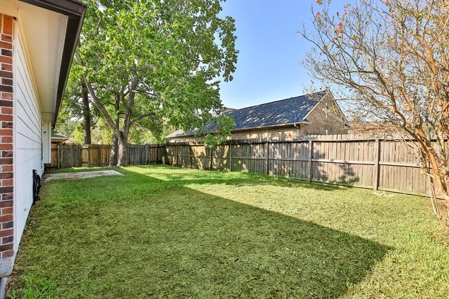 Building Photo - 19423 Arbor Pines Ln