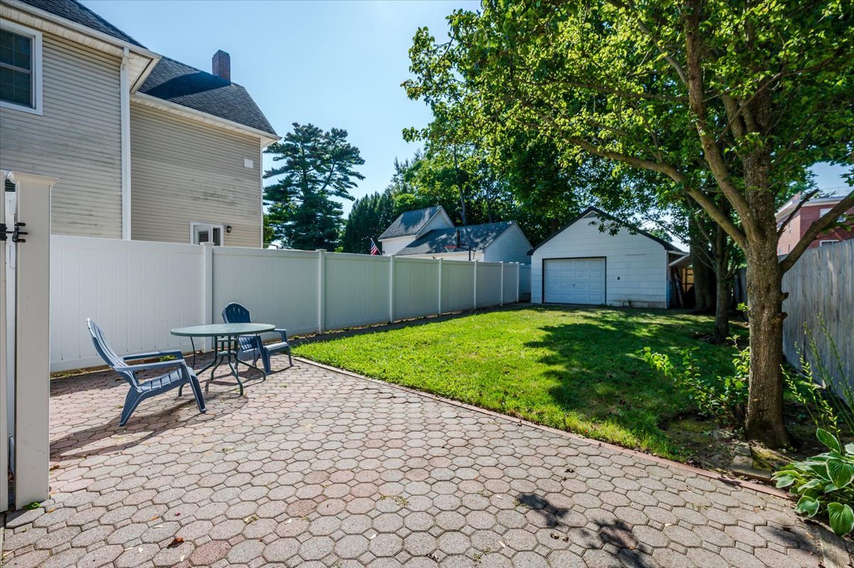 Building Photo - 48 Davison Pl