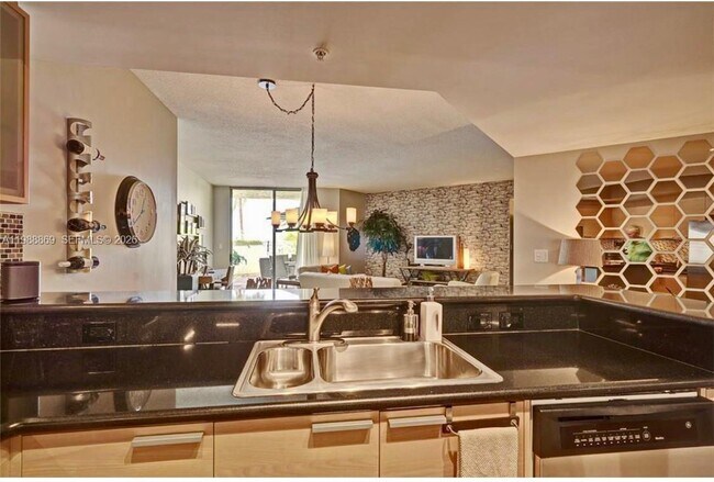 Building Photo - 140 S Dixie Hwy