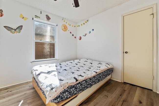 Building Photo - 9826 Briar Ridge Dr