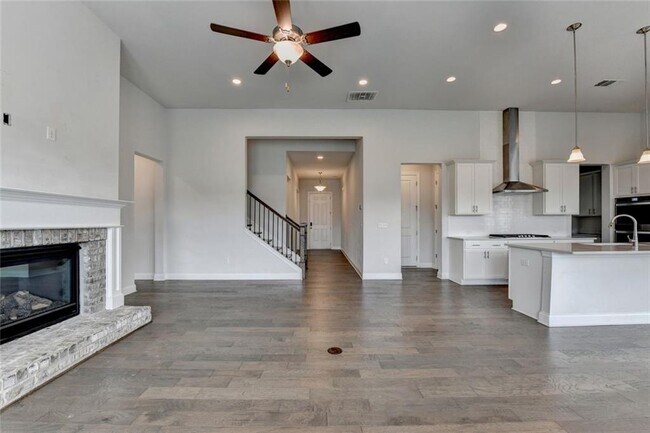 Building Photo - 3695 Andover St