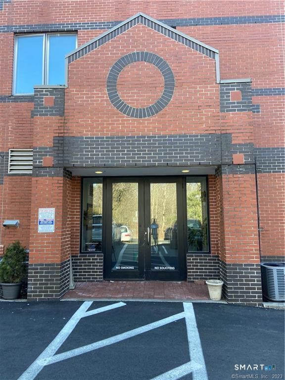 Building Photo - 1838 Black Rock Tpke