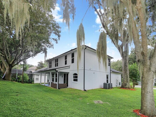 Building Photo - 687 Statenville Ct