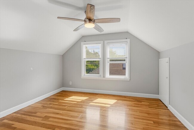 Building Photo - 452 Quarry St