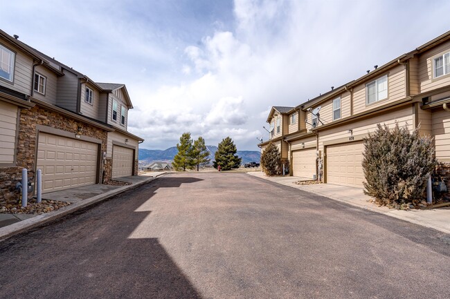 Building Photo - 868 Timber Lakes Grove