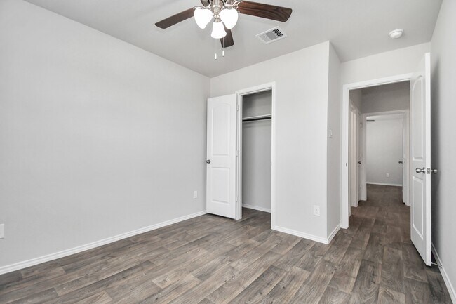 Building Photo - 14059 Crystal Cave Ln