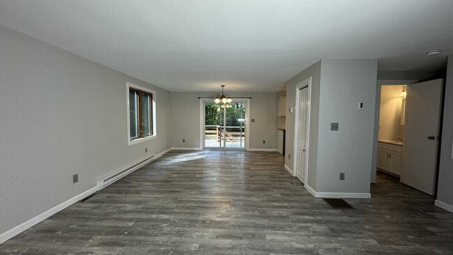 Building Photo - 24 Petticoat Hill Rd