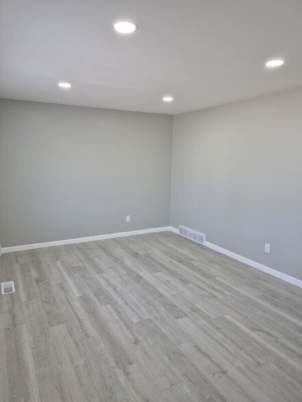 Building Photo - 35047 Harroun St