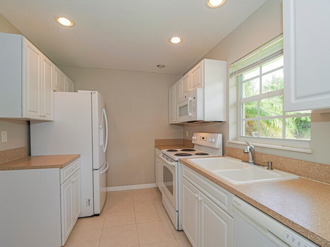 Building Photo - 922 Pirate Cove Ln