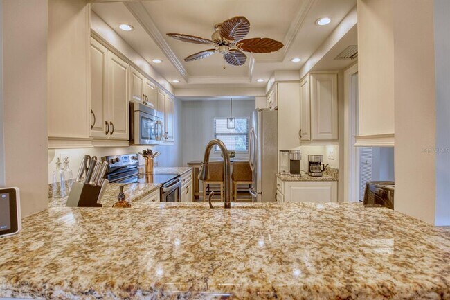 Building Photo - 5640 Golf Pointe Dr