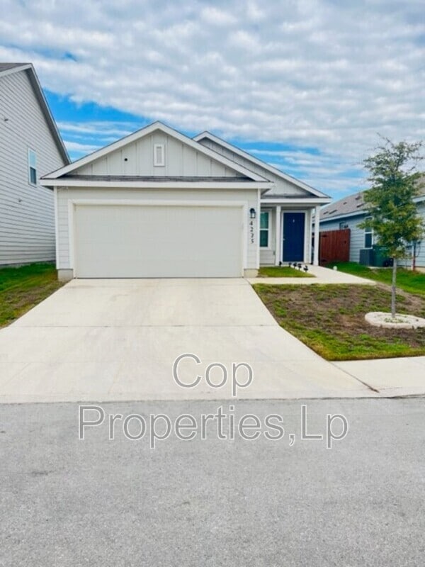 Building Photo - 4235 Mesa Cove