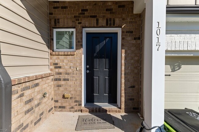 Building Photo - 1017 Fitchie Pl