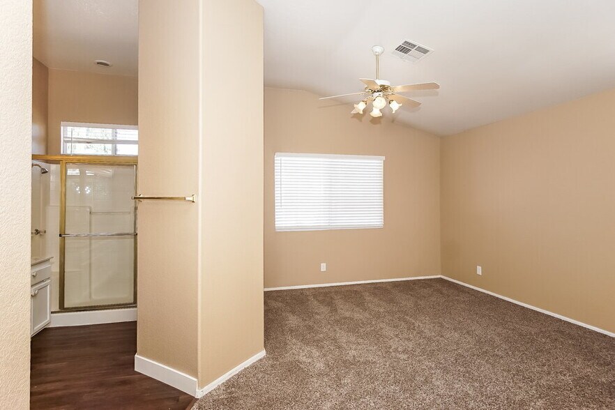 Building Photo - 4432 Rodman Dr
