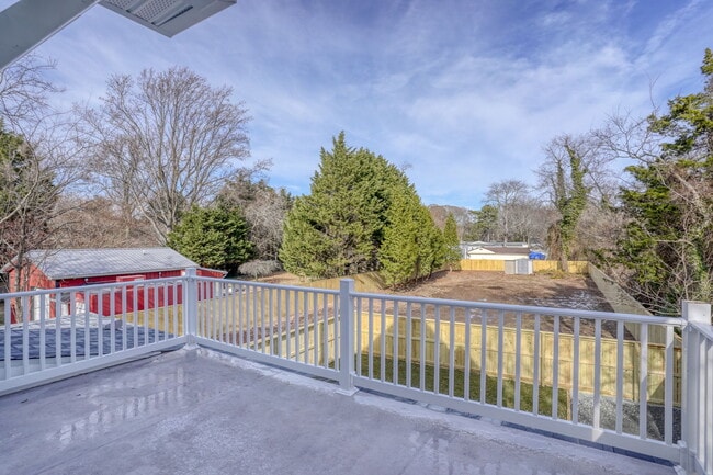 Building Photo - 35617 Airport Rd