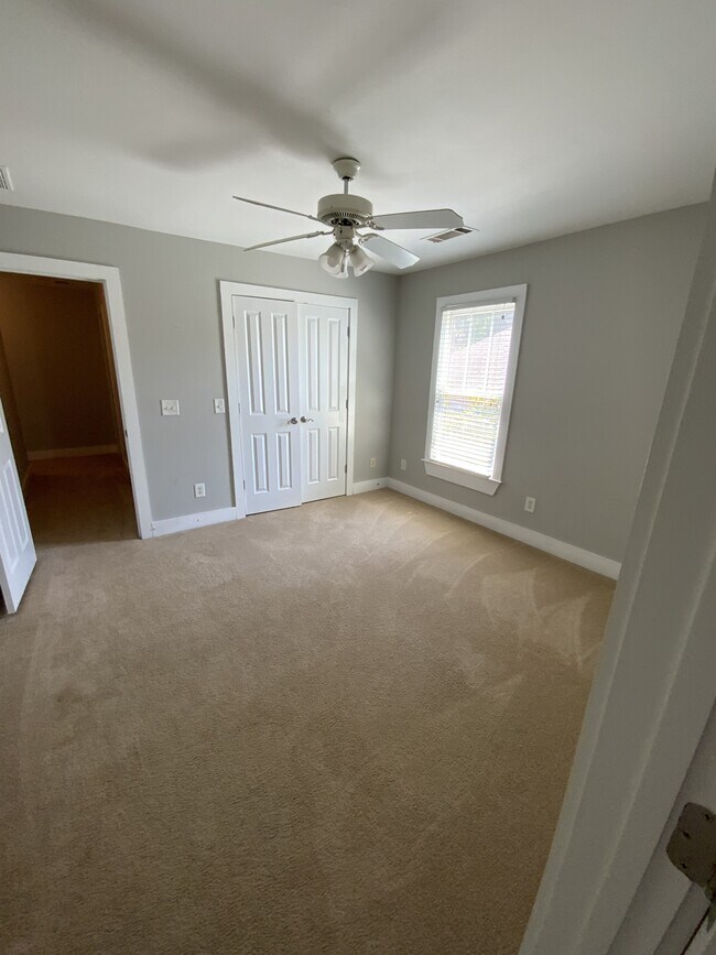 Building Photo - 1641 Carriage Ridge Dr