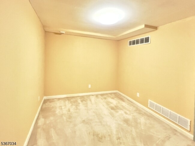Building Photo - 82 Castleton Rd
