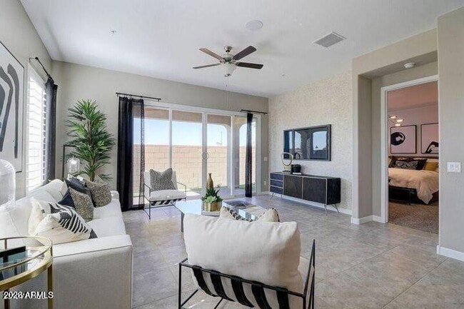 Building Photo - 1255 N Arizona Ave