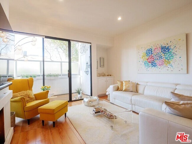 Building Photo - 2276 S Beverly Glen Blvd