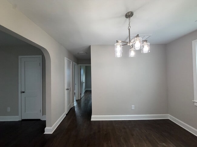 Building Photo - 3912 Pinalto Dr